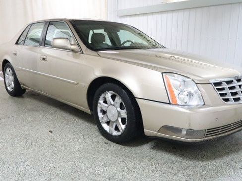 Used 2006 Cadillac DTS w/ Sun And Sound Package image 5
