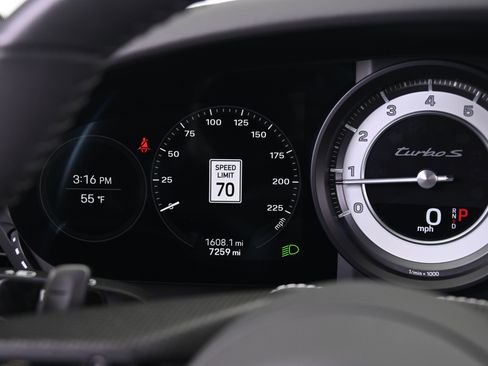 Used 2021 Porsche 911 Turbo image 33