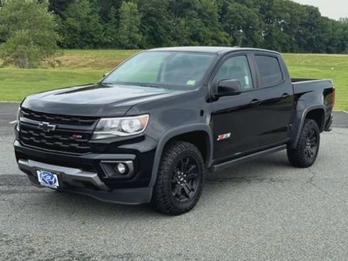 Used 2021 Chevrolet Colorado Z71 w/ Z71 Midnight Edition AWD/4WD image 4