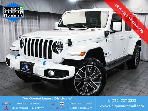 Used 2022 Jeep Wrangler Unlimited Sahara image 1