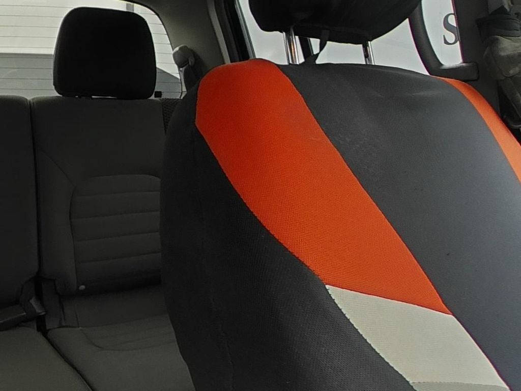 Used 2012 Nissan Frontier PRO-4X AWD/4WD image 11