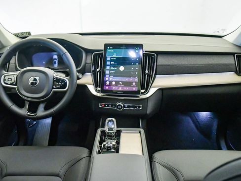 New 2026 Volvo XC90 B5 Core image 15