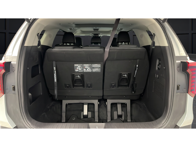 Used 2025 Kia Carnival SX Prestige FWD image 27