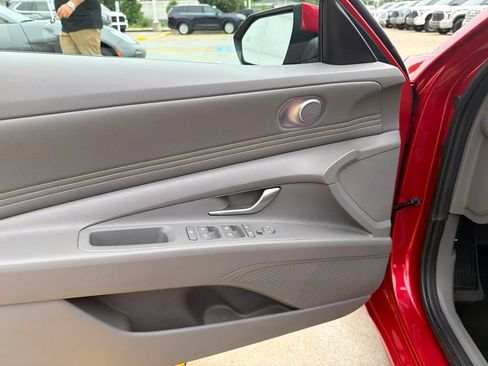 Used 2023 Hyundai Elantra SEL w/ Convenience Package FWD image 15