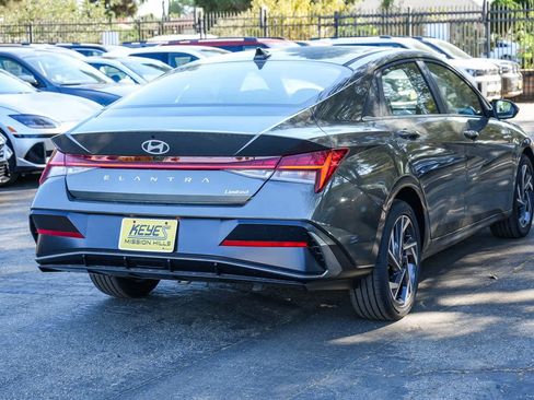 New 2025 Hyundai Elantra Limited image 4