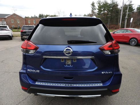 Used 2018 Nissan Rogue SV w/ Sun & Sound Touring Package image 5
