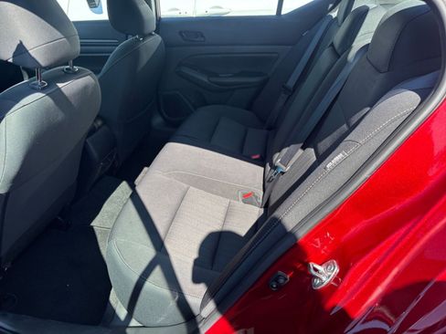 Used 2025 Nissan Altima 2.5 SV image 24