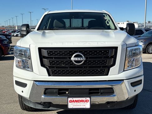 Certified 2024 Nissan Titan SV w/ SV Convenience Package image 3