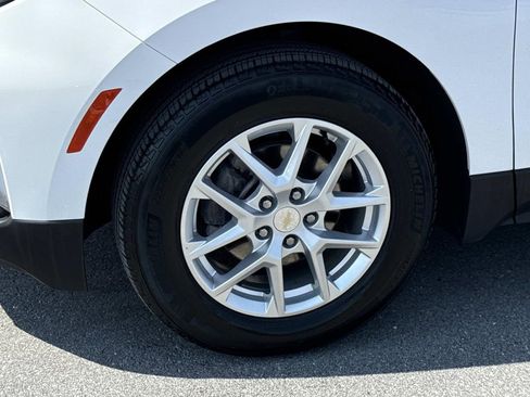 Used 2022 Chevrolet Equinox LT w/ LPO, Floor Liner Package FWD image 30