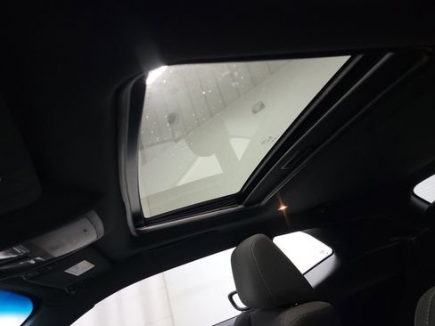 Used 2016 Dodge Challenger SXT image 23