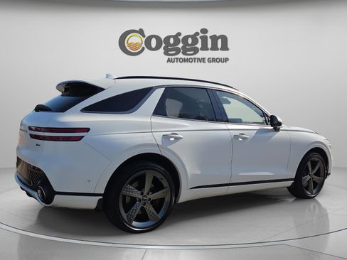 Used 2023 Genesis GV70 2.5T w/ Sport Prestige Package image 5