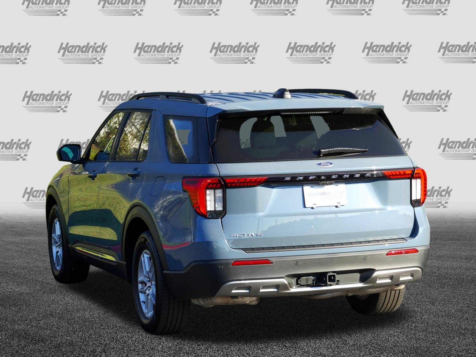 Used 2025 Ford Explorer Active w/ Active Comfort Package RWD image 6