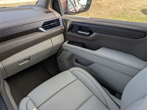 Used 2025 GMC Yukon Denali image 20