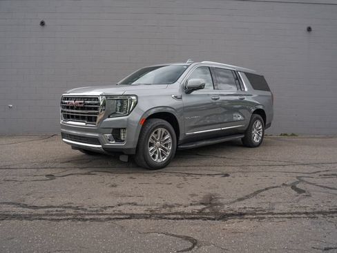 Used 2023 GMC Yukon XL SLT w/ SLT Premium Package AWD/4WD image 1