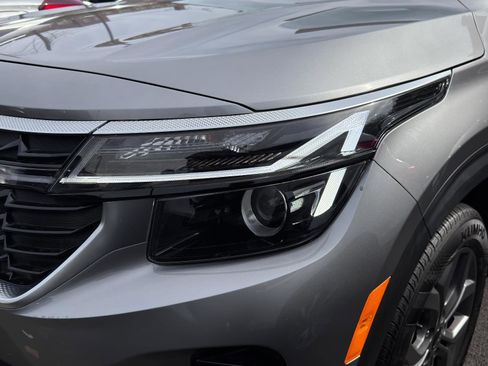 Used 2024 Kia Seltos S image 11