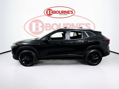 Used 2024 Chevrolet Trax ACTIV FWD image 7