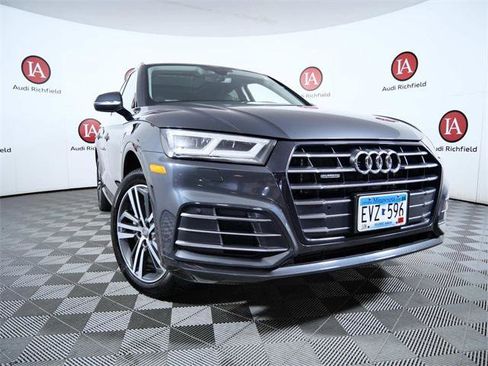 Used 2020 Audi Q5 e Premium Plus w/ Premium Plus Package image 2