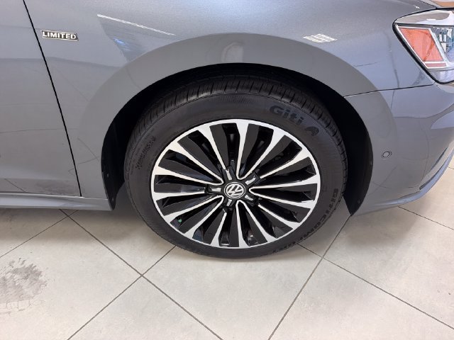 Used 2022 Volkswagen Passat 2.0T FWD image 30