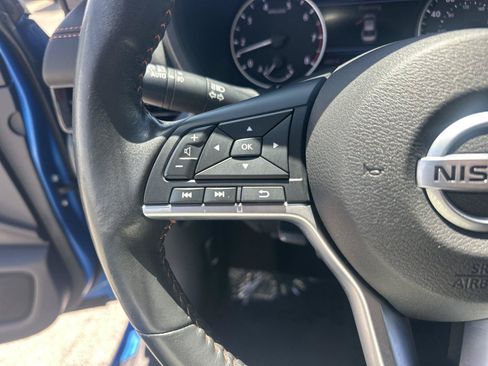 Used 2022 Nissan Sentra SR w/ SR Premium Package FWD image 11
