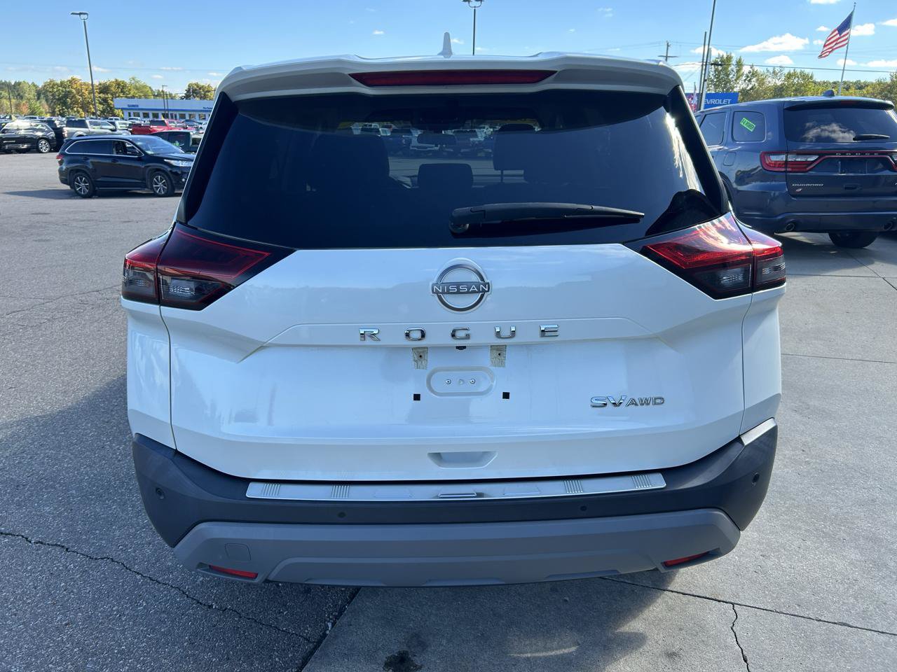 Used 2022 Nissan Rogue SV AWD/4WD image 6