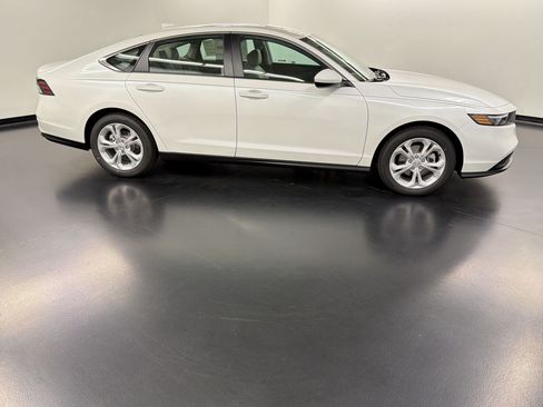 New 2026 Honda Accord LX image 8