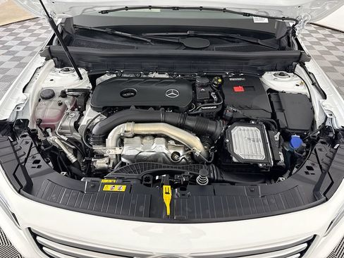 Used 2025 Mercedes-Benz GLB 250 w/ Exclusive Package image 29