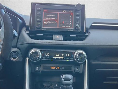 Used 2021 Toyota RAV4 XLE w/ Convenience Package FWD image 12