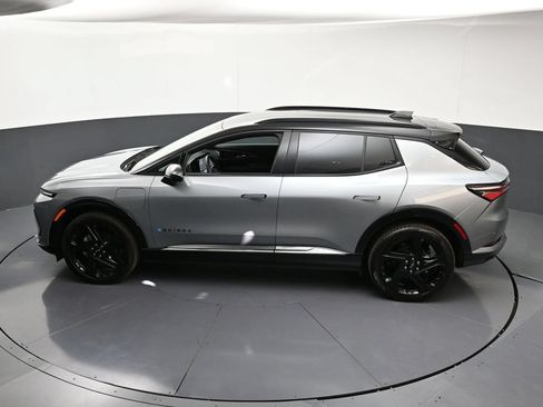Used 2026 Chevrolet Equinox EV RS AWD/4WD image 17