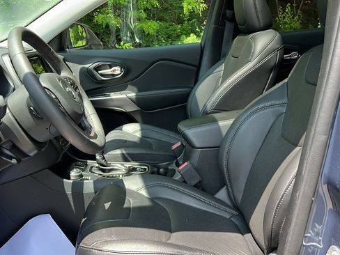 Certified 2021 Jeep Cherokee Limited image 12