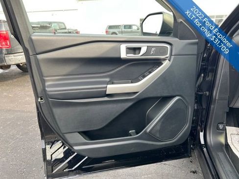Used 2022 Ford Explorer XLT w/ Equipment Group 202A image 11