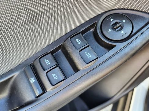 Used 2014 Ford Focus SE FWD image 38