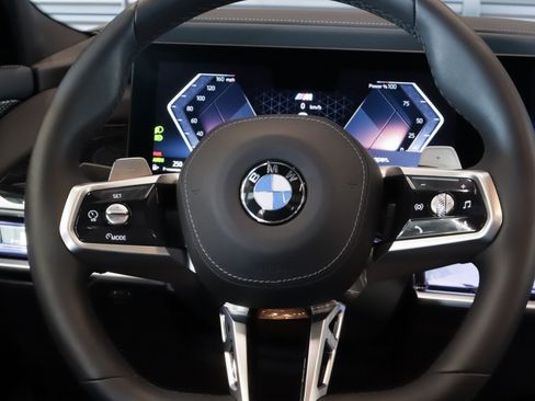 Used 2025 BMW 740i w/ Premium Package RWD image 16