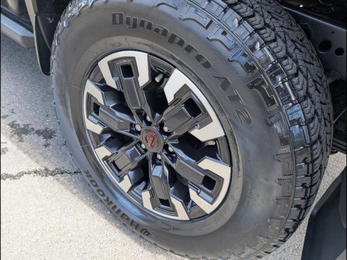 Used 2024 Nissan Frontier PRO-4X w/ Technology Package image 21