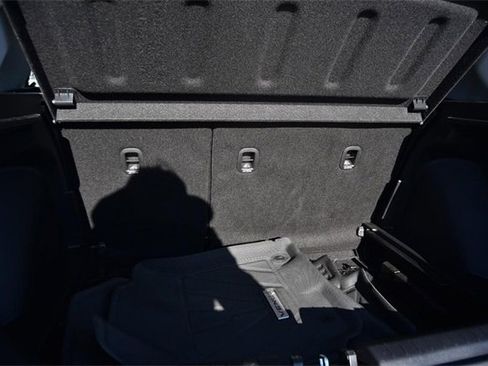 Used 2024 Hyundai Venue SEL image 25