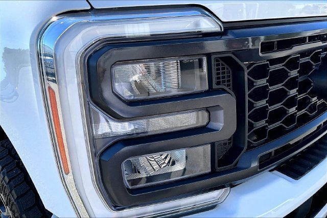 Used 2023 Ford F250 XL w/ STX Appearance Package AWD/4WD image 30