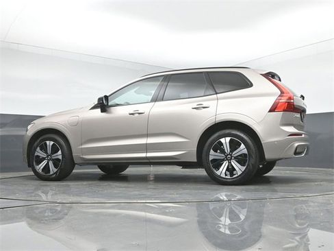 Used 2024 Volvo XC60 T8 Plus w/ Protection Package Premier image 40