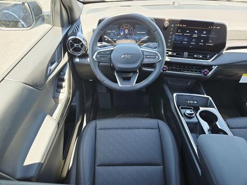 New 2026 Chevrolet Equinox LT w/ Convenience Package II AWD/4WD image 7