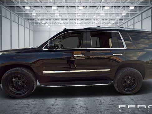 Used 2018 Cadillac Escalade Premium Luxury image 2