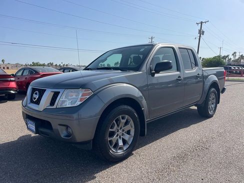 Used 2021 Nissan Frontier SV RWD image 3