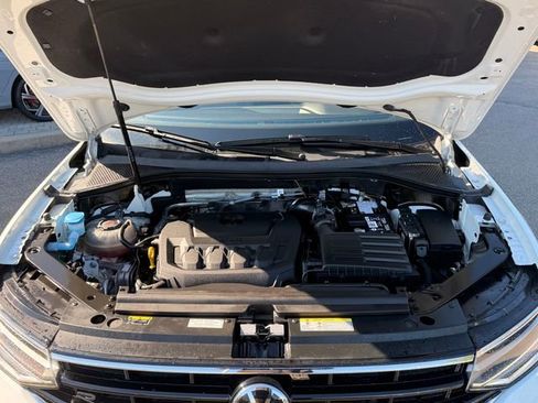 Certified 2024 Volkswagen Tiguan SE R-Line FWD image 11