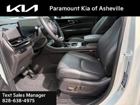 Certified 2025 Kia Carnival SX Prestige FWD image 18