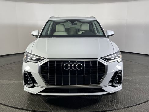 Used 2022 Audi Q3 2.0T Premium Plus image 2