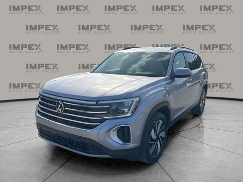 Used 2025 Volkswagen Atlas SE image 1