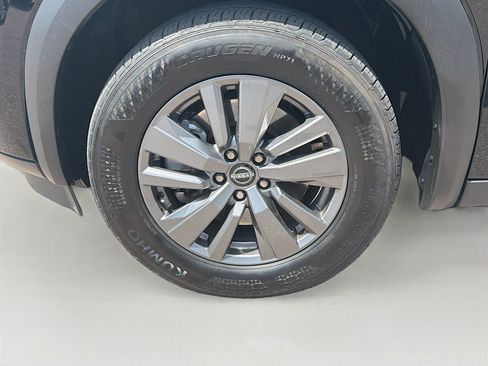 Used 2025 Nissan Pathfinder SV AWD/4WD image 11