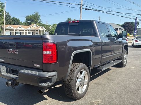 Used 2016 GMC Sierra 2500 SLT w/ All-Terrain HD Package AWD/4WD image 11