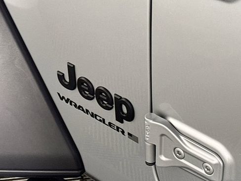 Certified 2024 Jeep Wrangler Sport S image 24