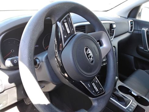 Used 2020 Kia Sportage LX AWD/4WD image 8