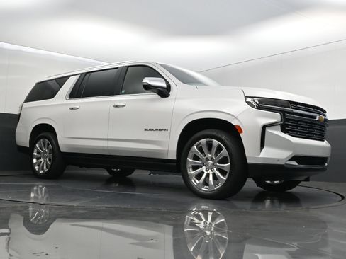 Certified 2022 Chevrolet Suburban Premier AWD/4WD image 43