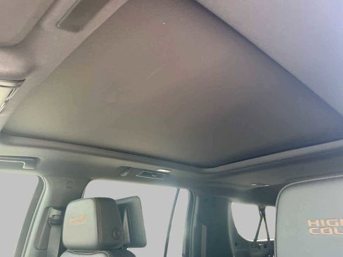 New 2026 Chevrolet Suburban High Country AWD/4WD image 20