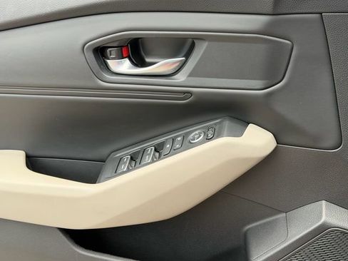 Used 2023 Honda Accord EX image 27